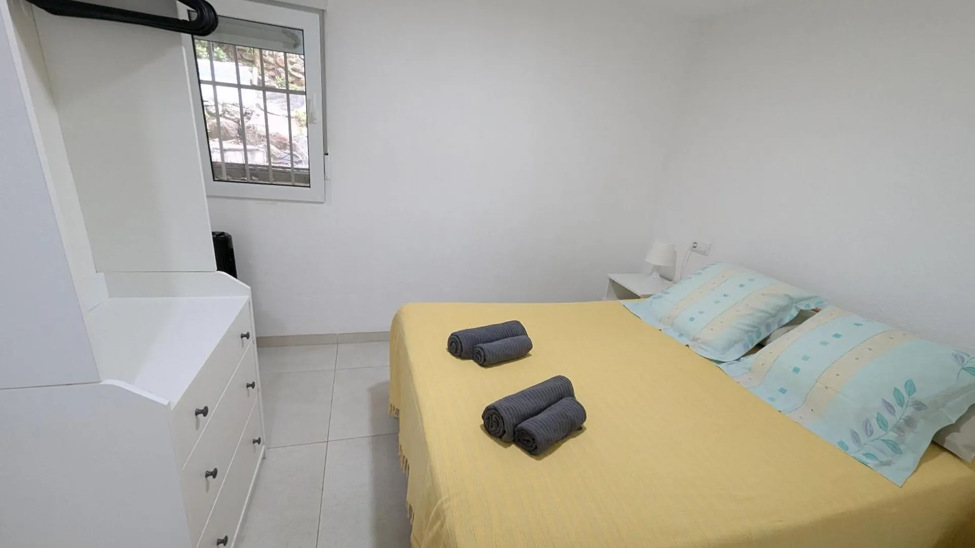 Apartamento Para Familias A 50 Metros De La Playa Roses 0*,  Spain